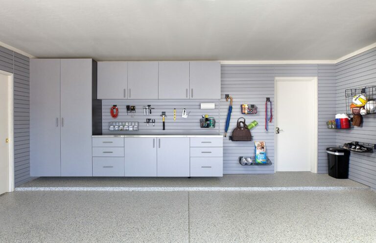 Silver-Cabinets-Stainless-Counter-Grey-Slatwall-Barker-2012